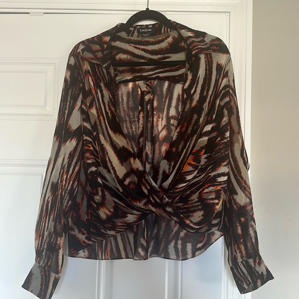 Bebe blouse drape style great pattern size L barely worn